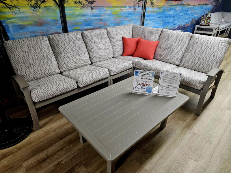 Telescope Belle Isle Sectional