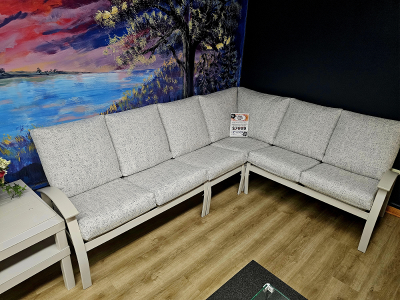 Telescope Belle Isle Sectional