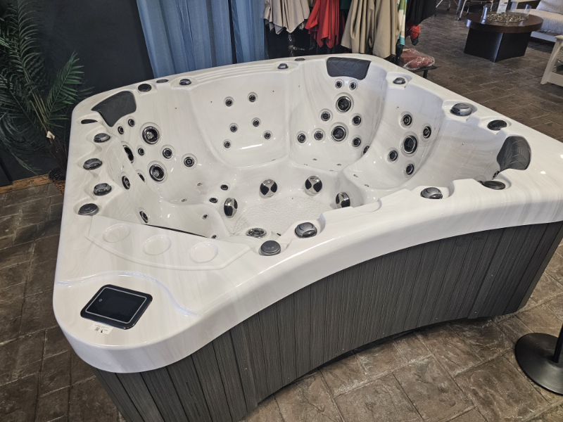 Maple Spas – M770