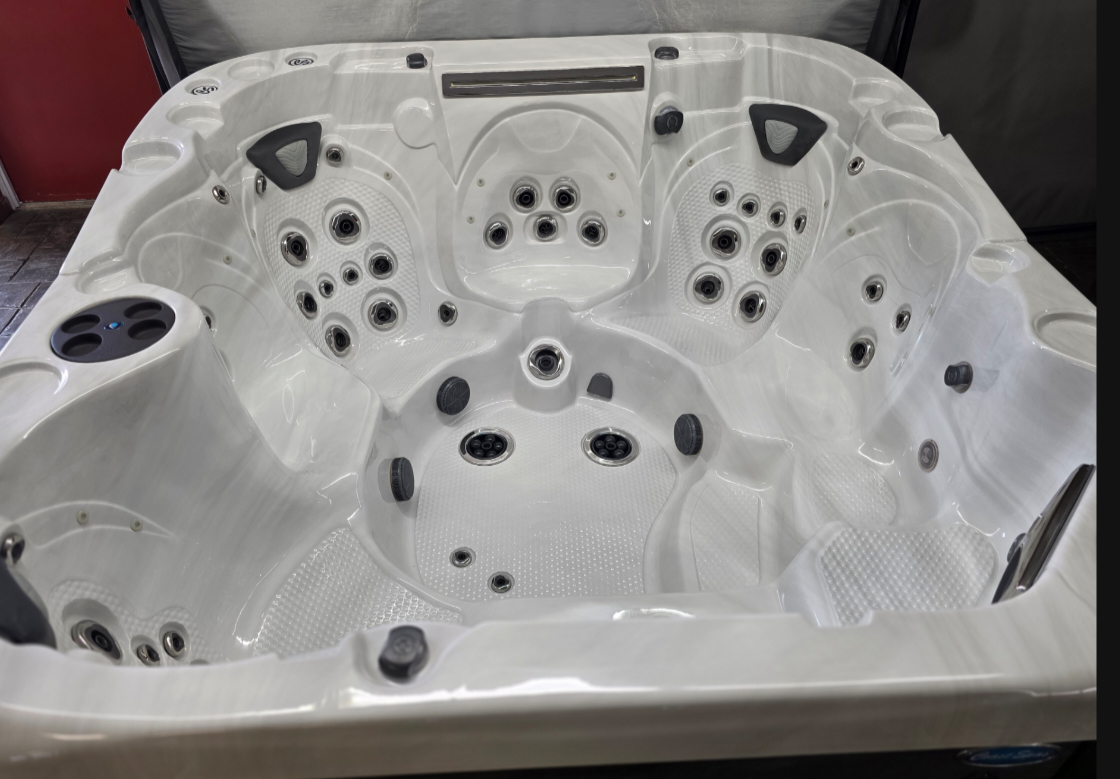 Coast Spas Elite Apex Curve
