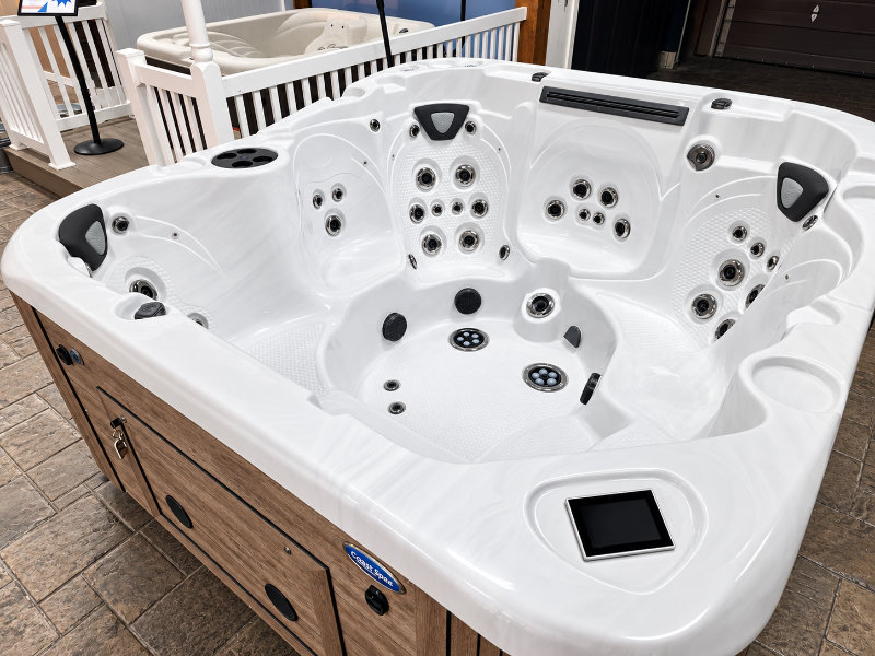Coast Spas Elite Apex Curve